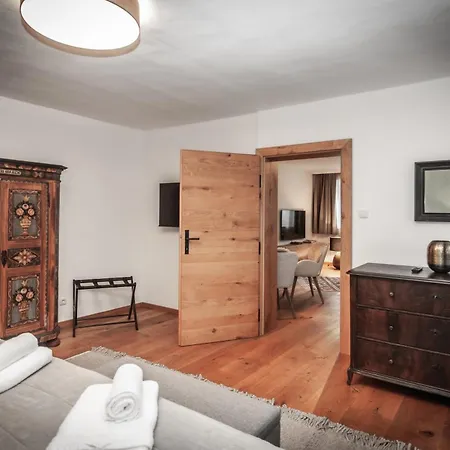 Mantinger- Style - Blick- Tradition * Kitzbühel